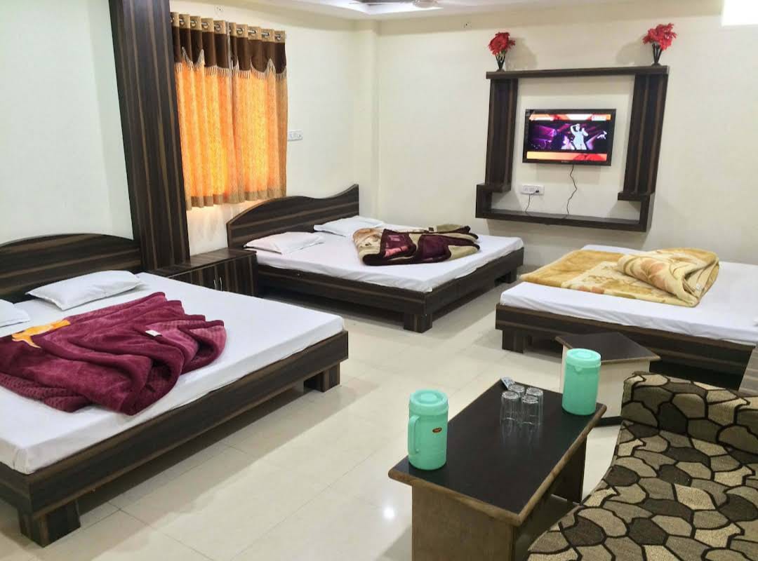 6 Member AC Room in Tirumala